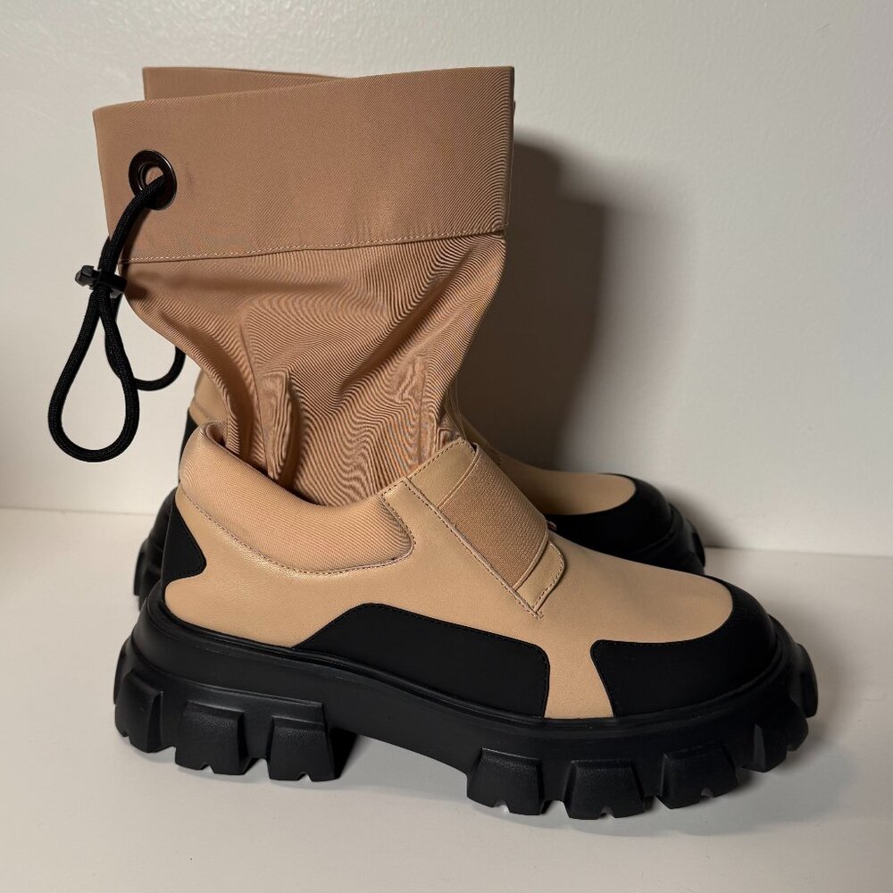 Lost in Echo Boots